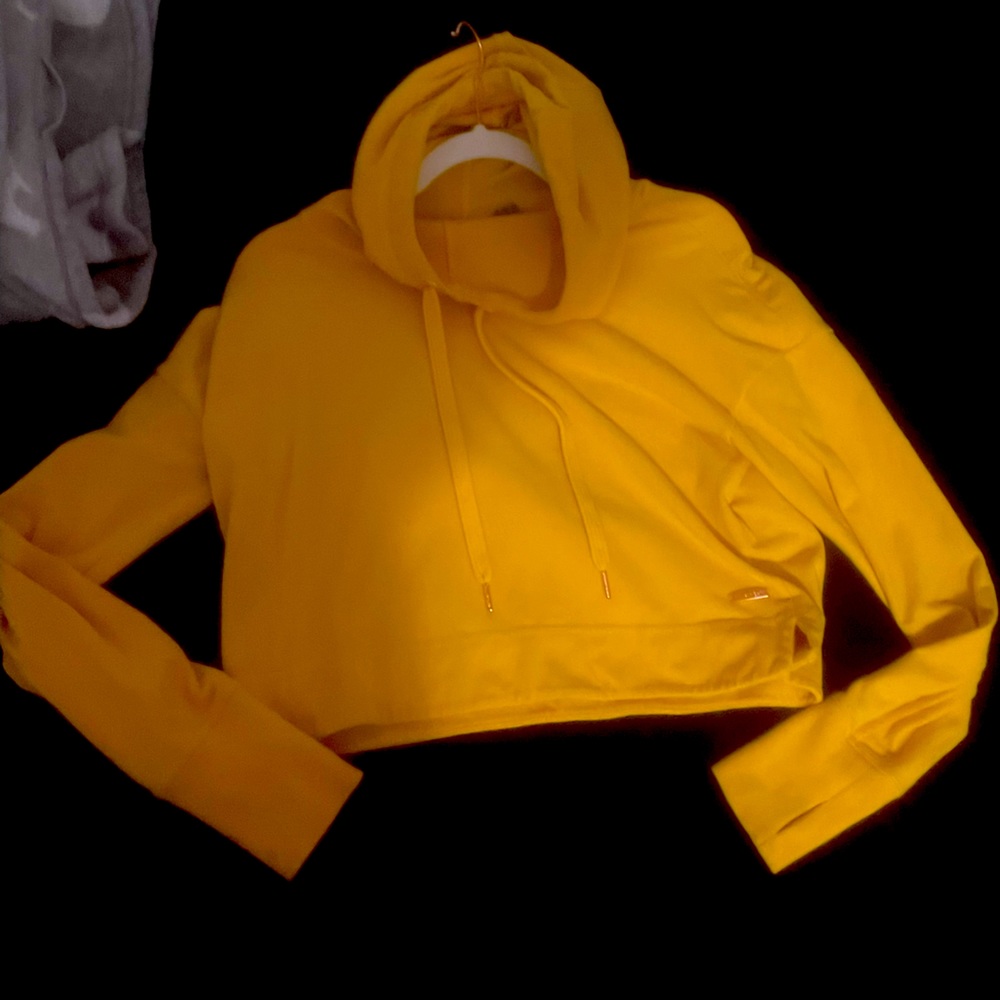 Sweaty Betty yellow sweat shirt size small